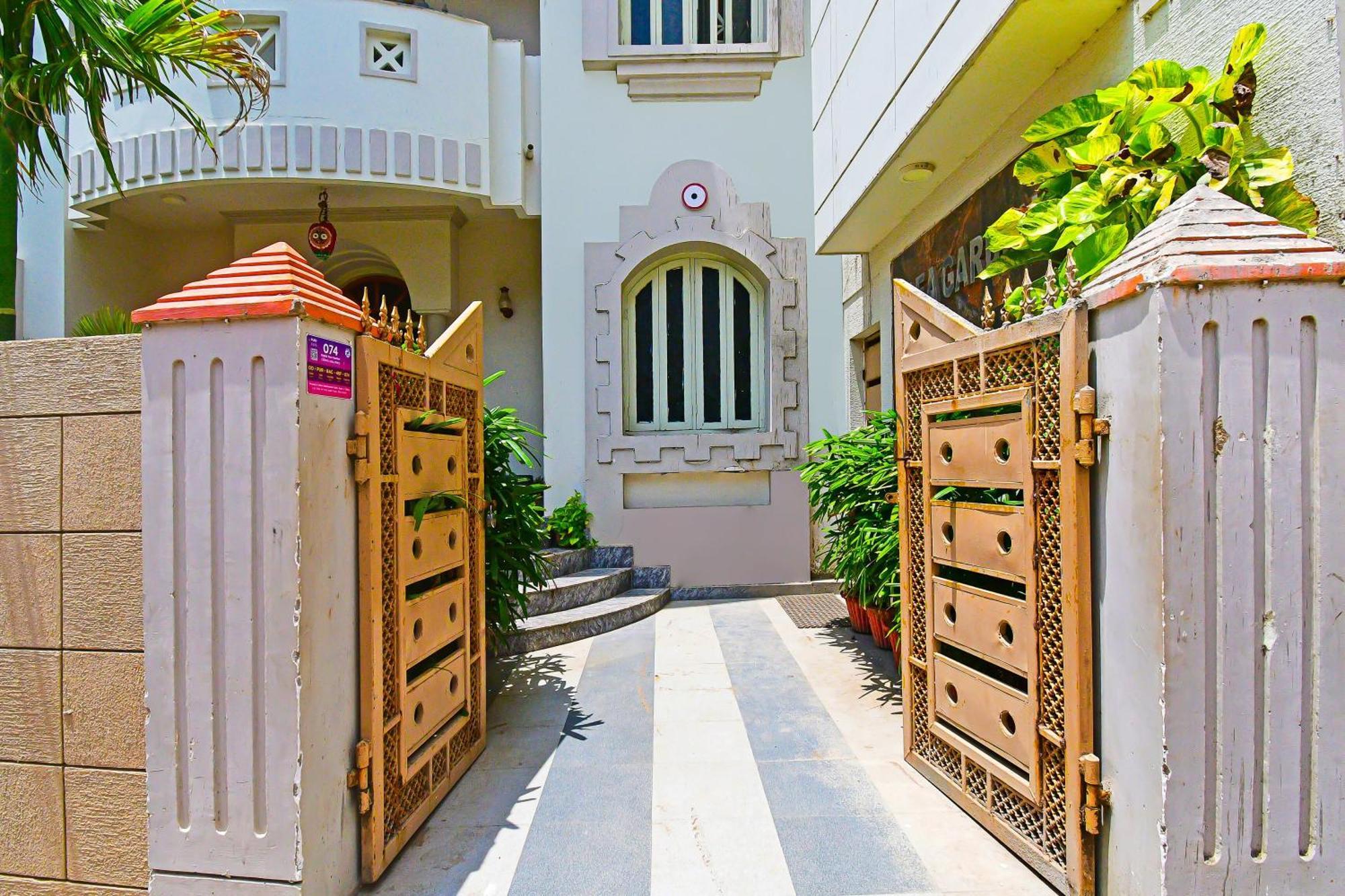 Oyo Flagship Hotel Sea Garden Puri Exterior photo