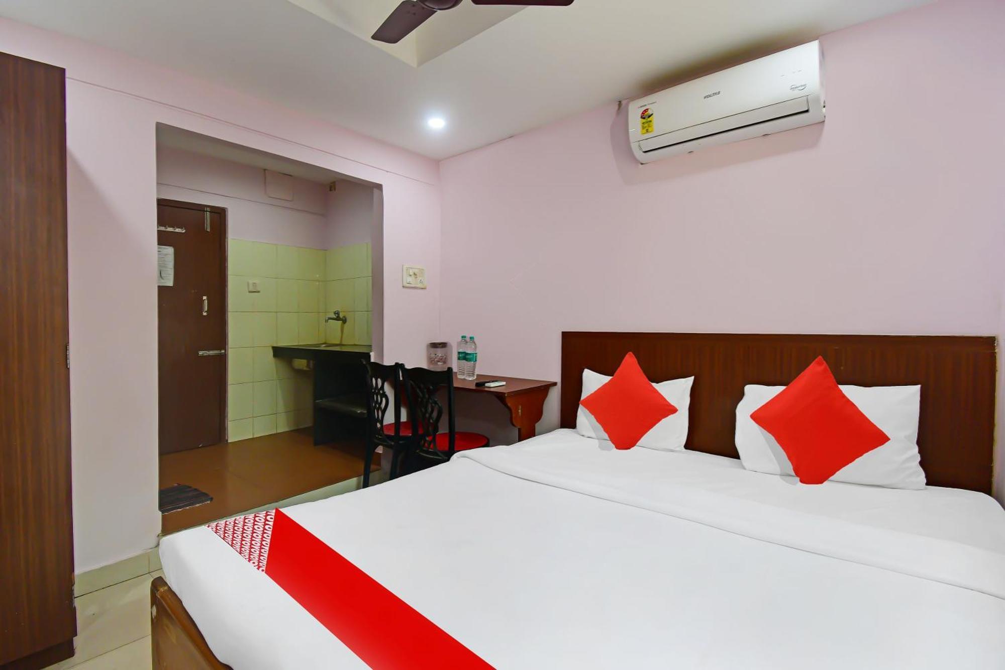 Oyo Flagship Hotel Sea Garden Puri Exterior photo