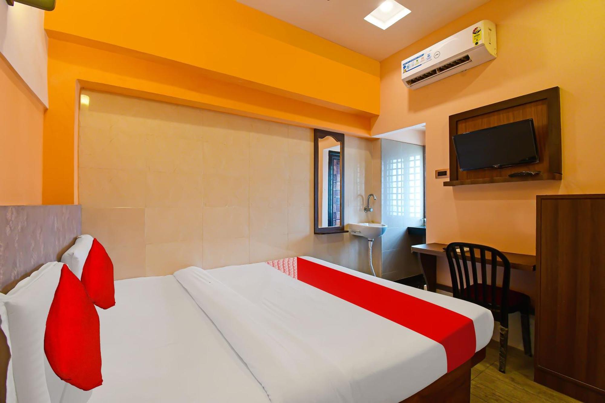 Oyo Flagship Hotel Sea Garden Puri Exterior photo