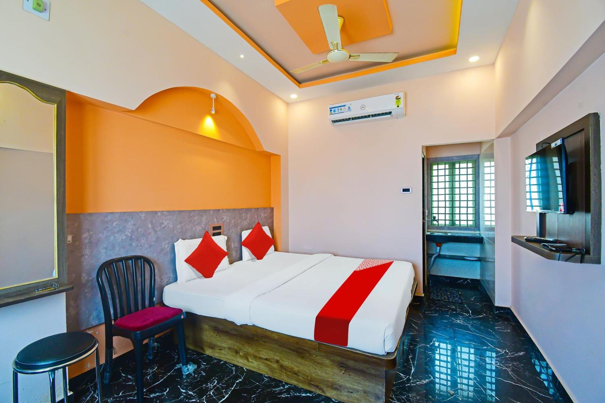 Oyo Flagship Hotel Sea Garden Puri Exterior photo